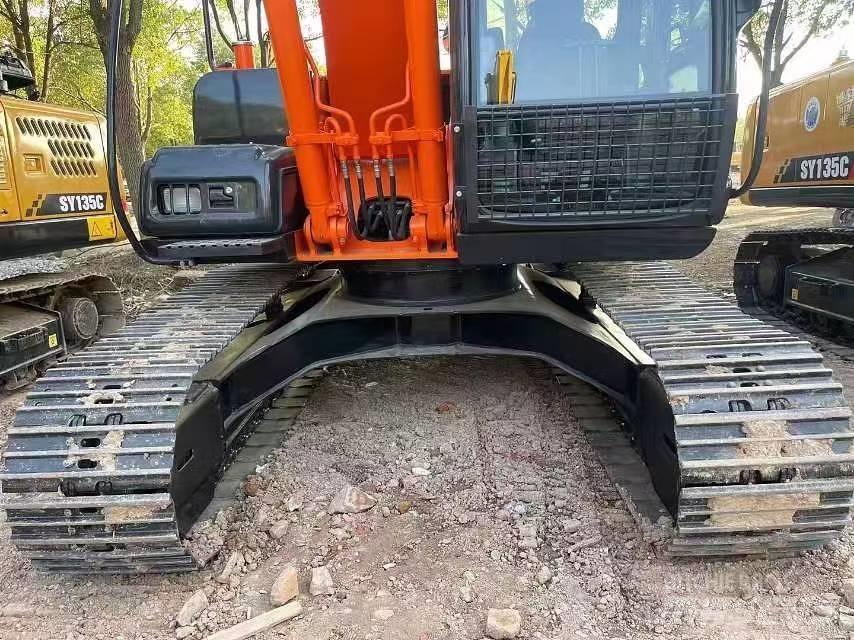 Hitachi ZX120 Pásová rýpadla