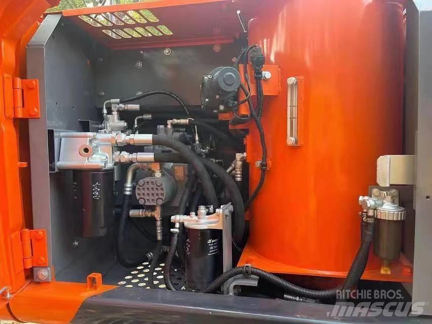 Hitachi ZX120 Pásová rýpadla