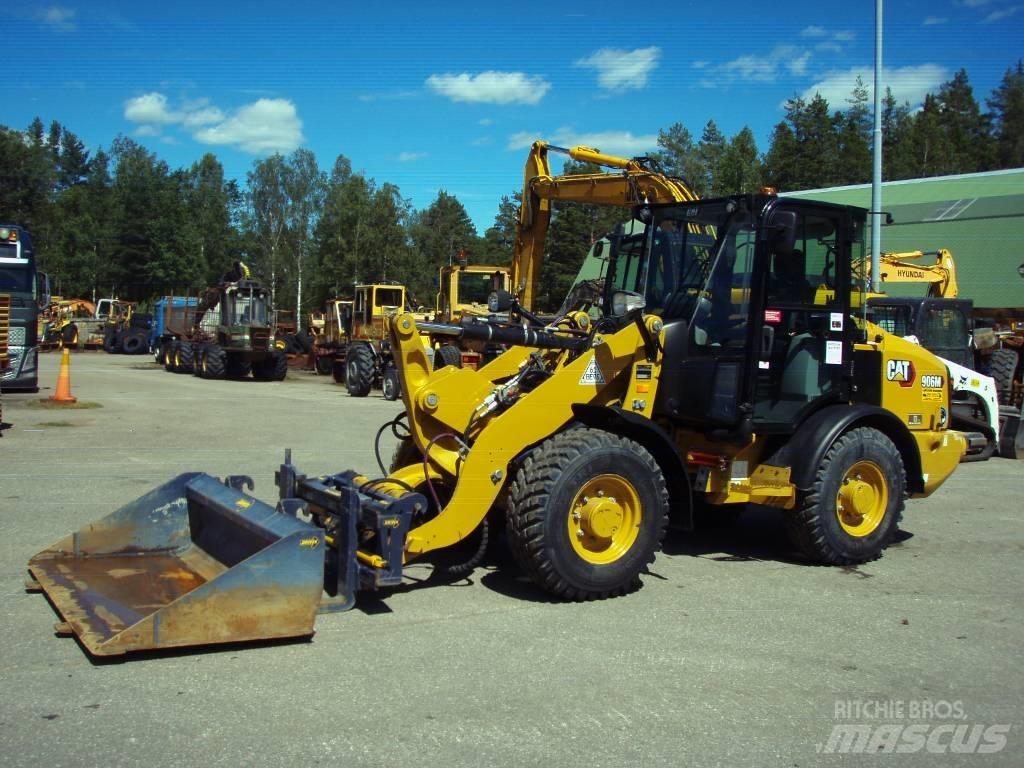 CAT 906 M Kolové nakladače
