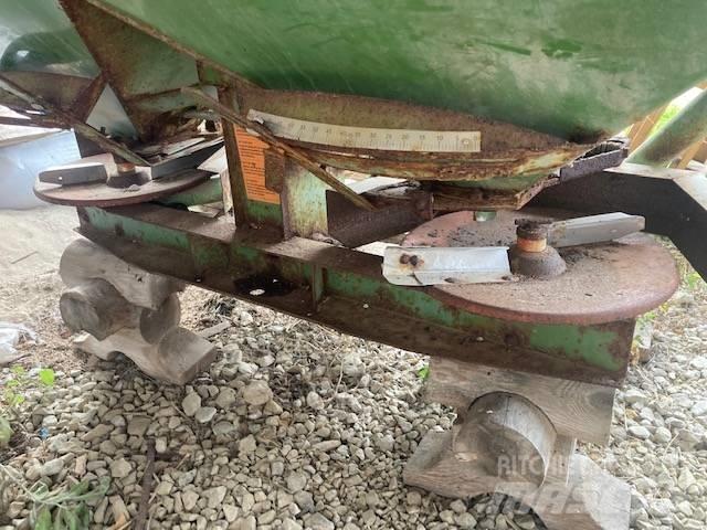Amazone ZA-U 1500 Rozmetadlo minerálních hnojiv