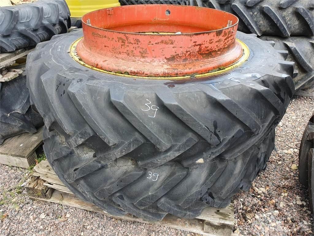 Goodyear 136-38 x2 Pneumatiky, kola a ráfky