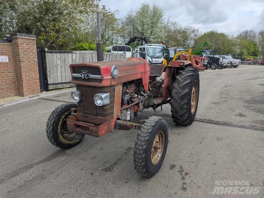 Massey Ferguson 165 Traktory