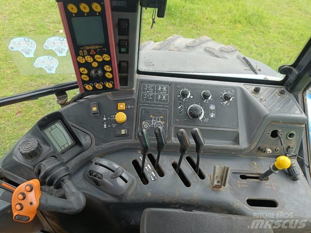 New Holland TM 190 Traktory
