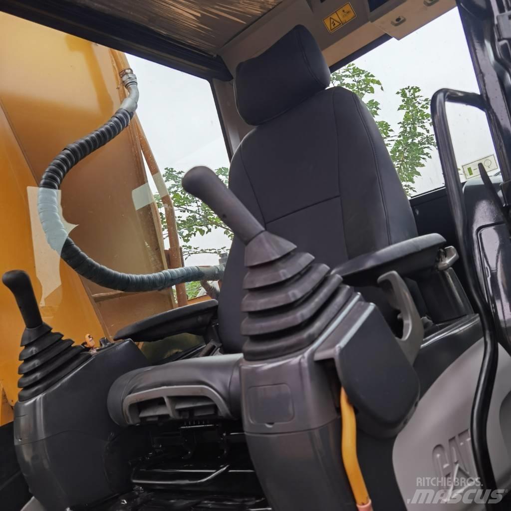 CAT 329 D Pásová rýpadla