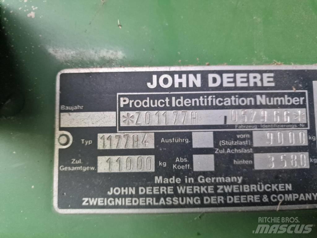 John Deere 1177 Sklízecí mlátičky