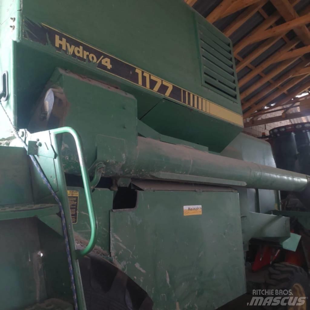 John Deere 1177 Sklízecí mlátičky