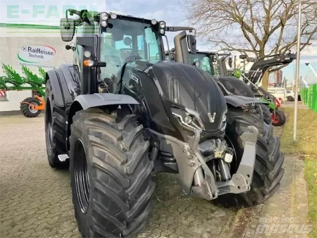 Valtra t 215a Traktory