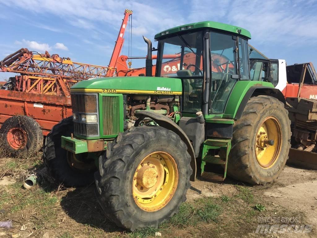 John Deere 7700 Traktory