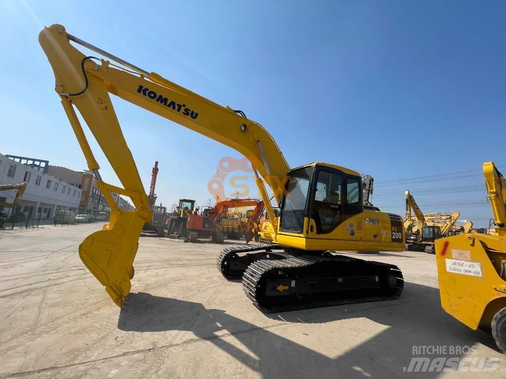 Komatsu PC 200 Pásová rýpadla