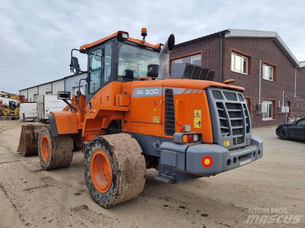 Doosan DL 200-3 Kolové nakladače