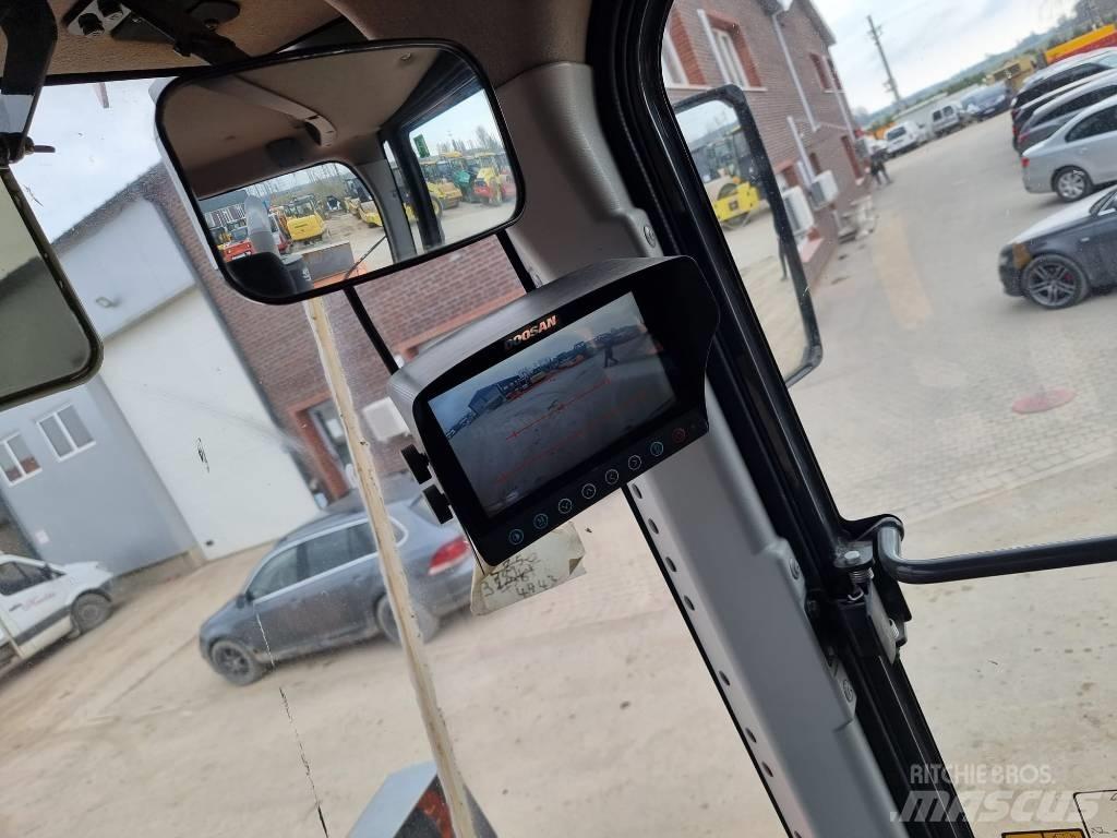 Doosan DL 200-3 Kolové nakladače