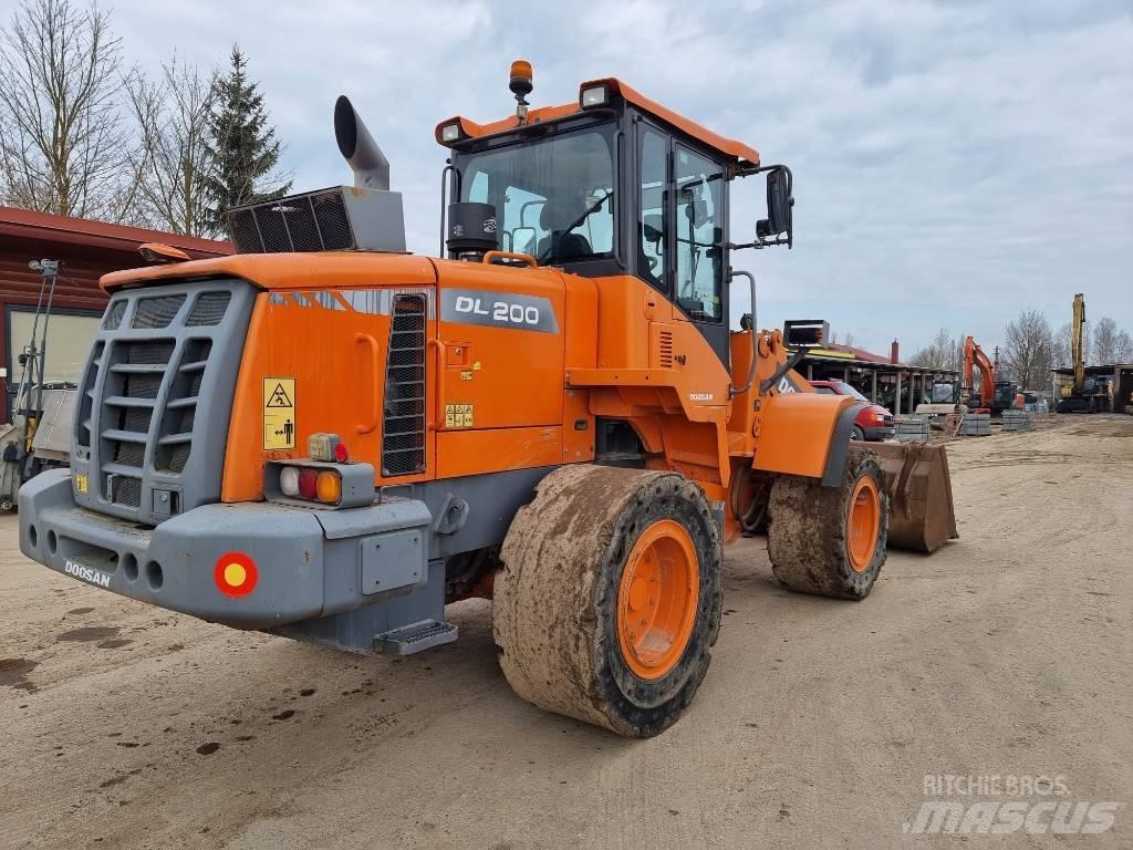 Doosan DL 200-3 Kolové nakladače