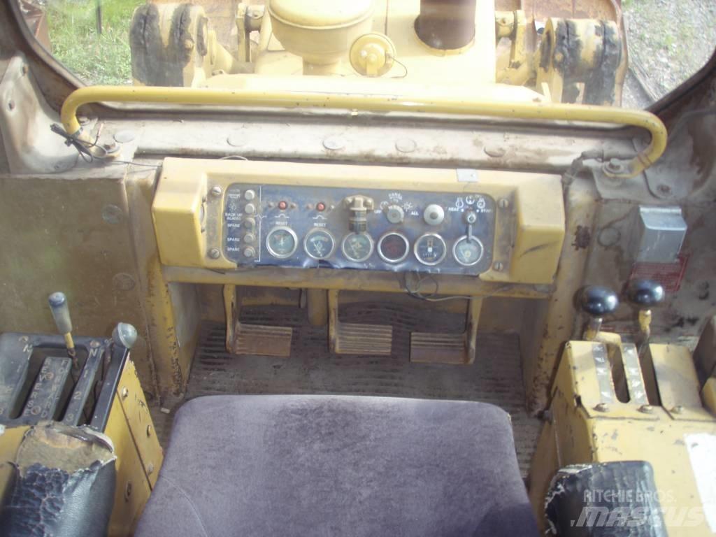 CAT 955 L Pásové nakladače