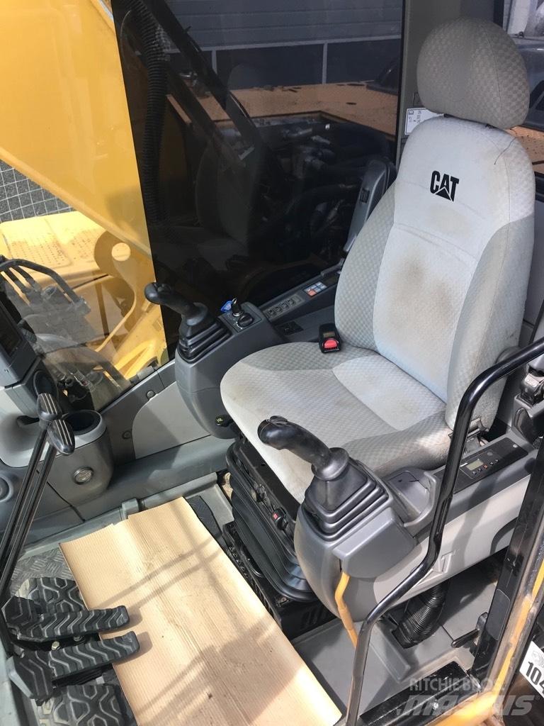 CAT 324D Pásová rýpadla