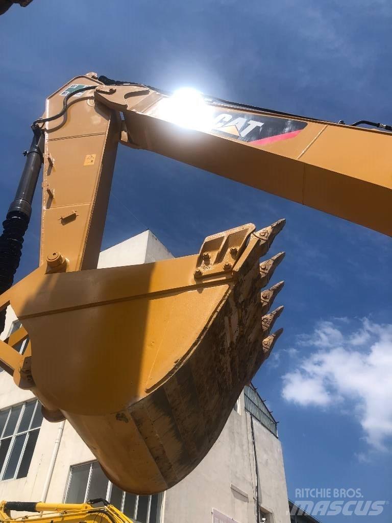 CAT 320 B L Pásová rýpadla