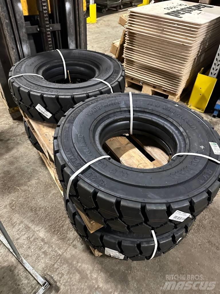  NYA Däck Truck Pneumatiky, kola a ráfky