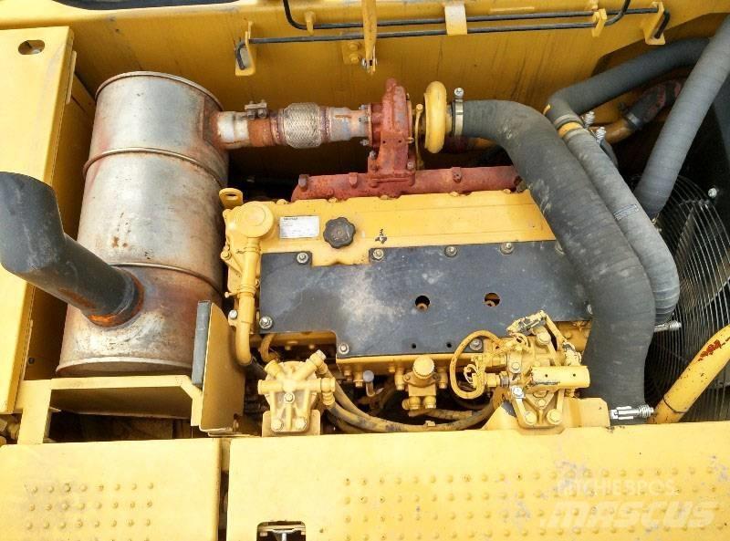 CAT 323 Pásová rýpadla