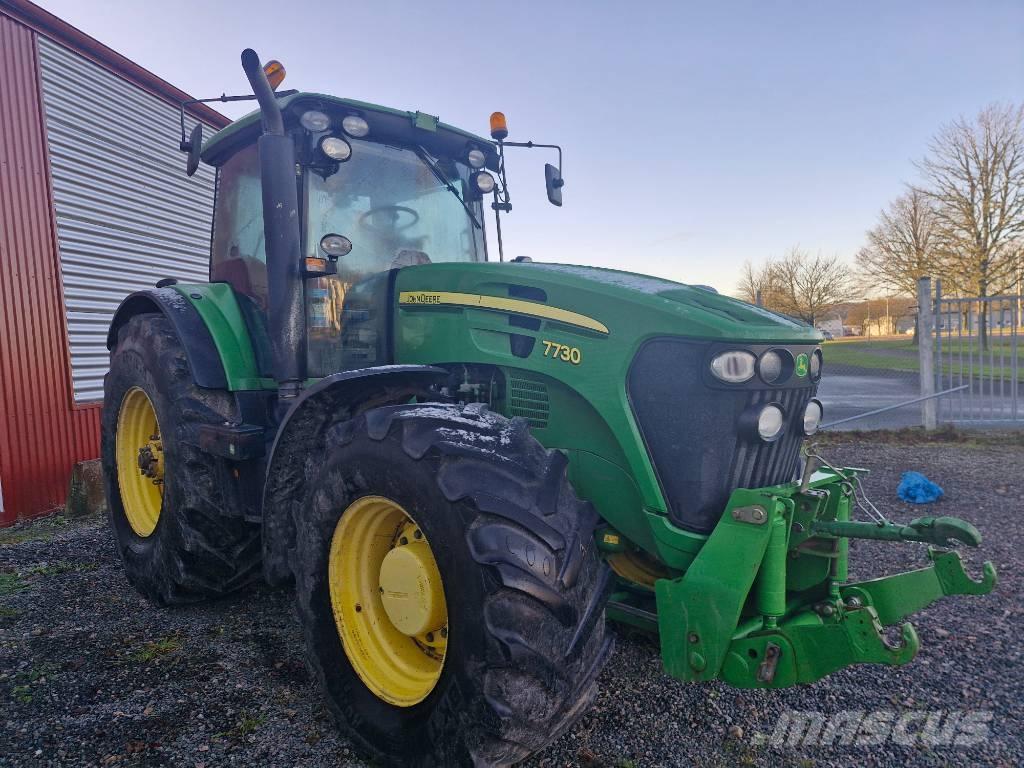John Deere 7730 Traktory