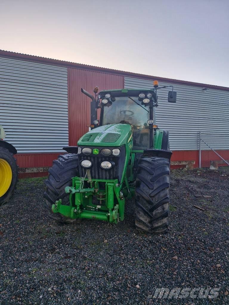 John Deere 7730 Traktory