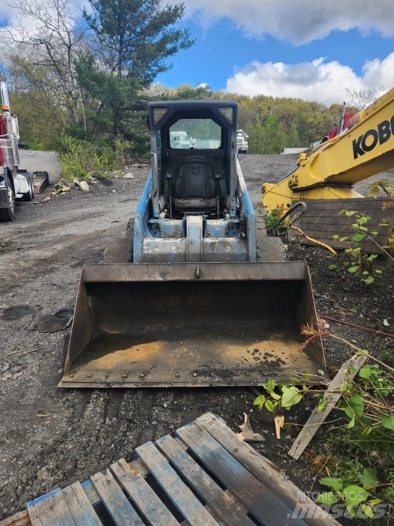 Bobcat 863 Smykem řízené nakladače
