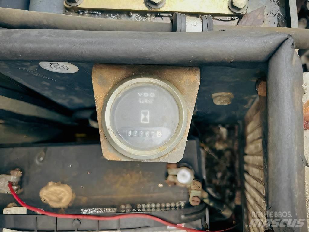 Bomag BW 100 AD-3 Tandemové válce