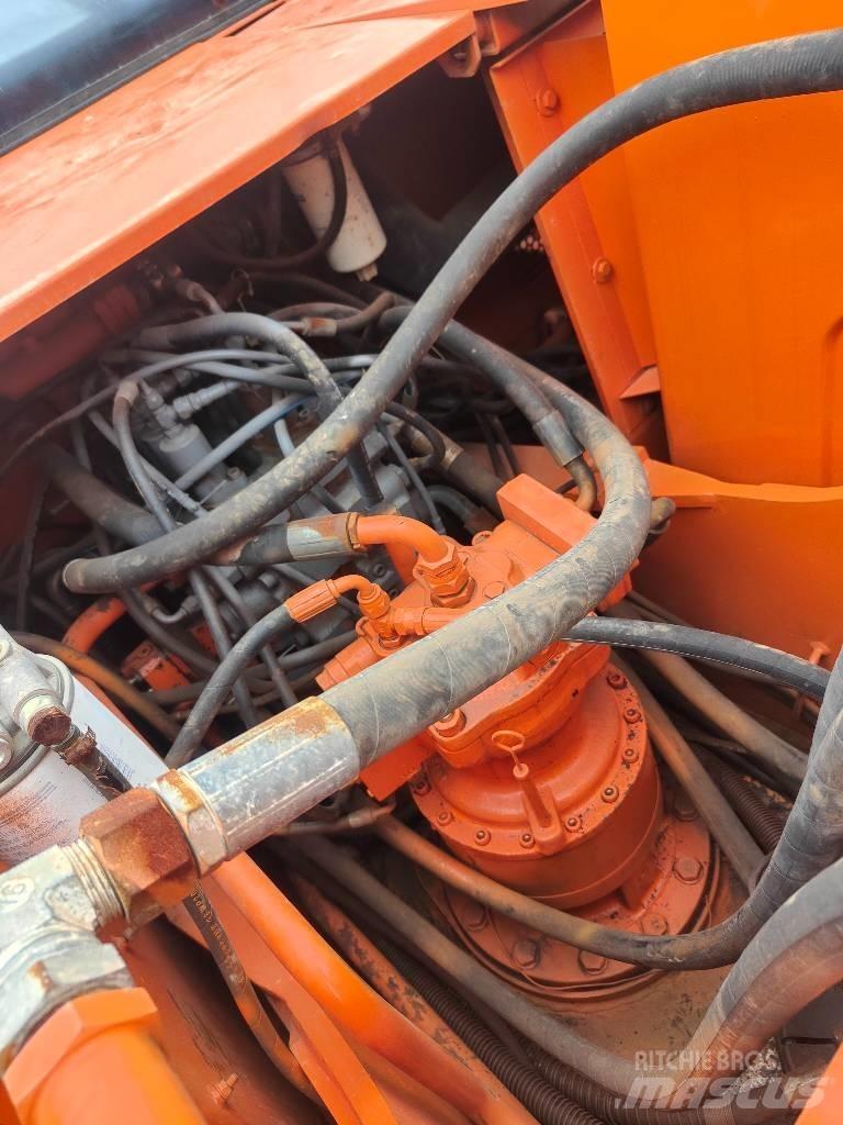 Doosan 220 LC-7 Pásová rýpadla