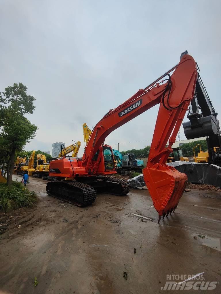 Doosan 220 LC-7 Pásová rýpadla