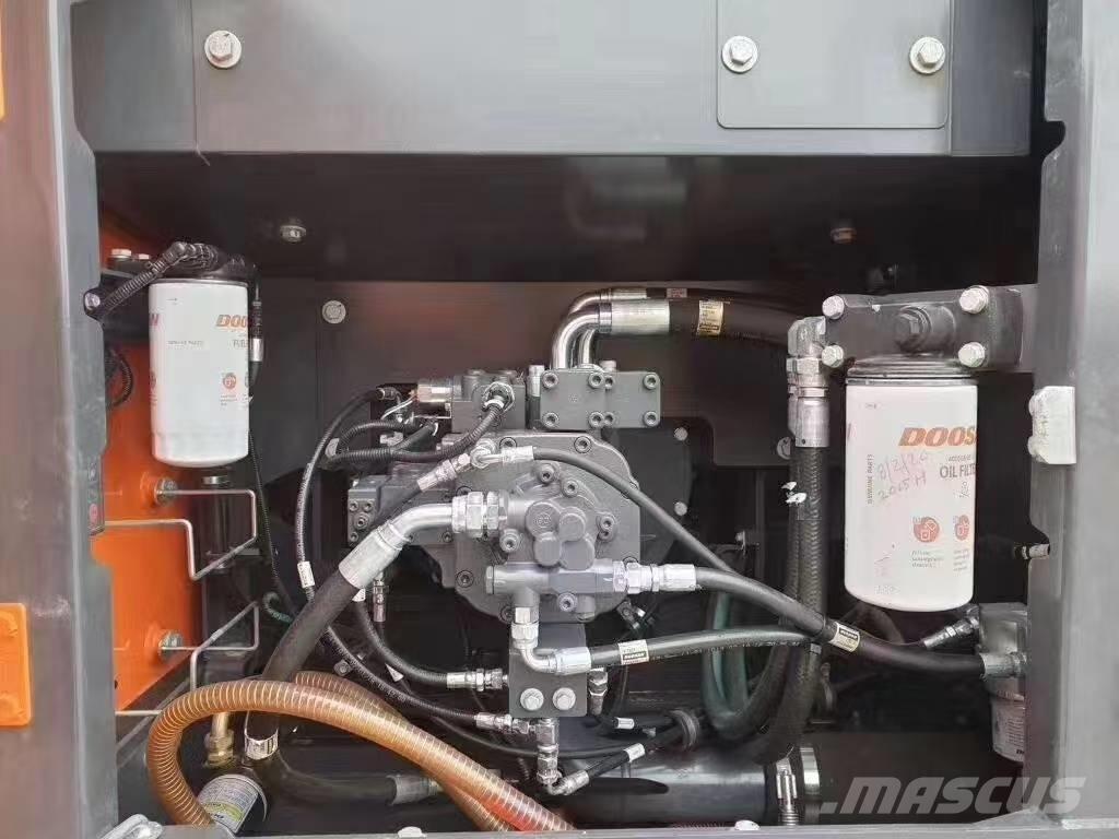 Doosan DX 225 LC Pásová rýpadla