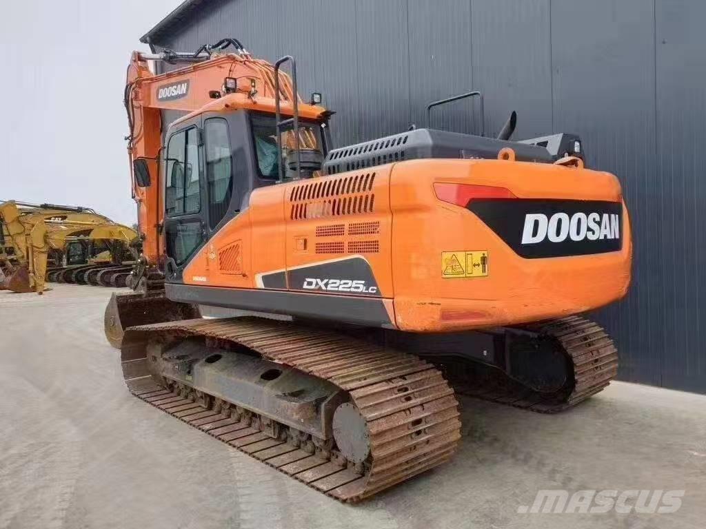 Doosan DX 225 LC Pásová rýpadla