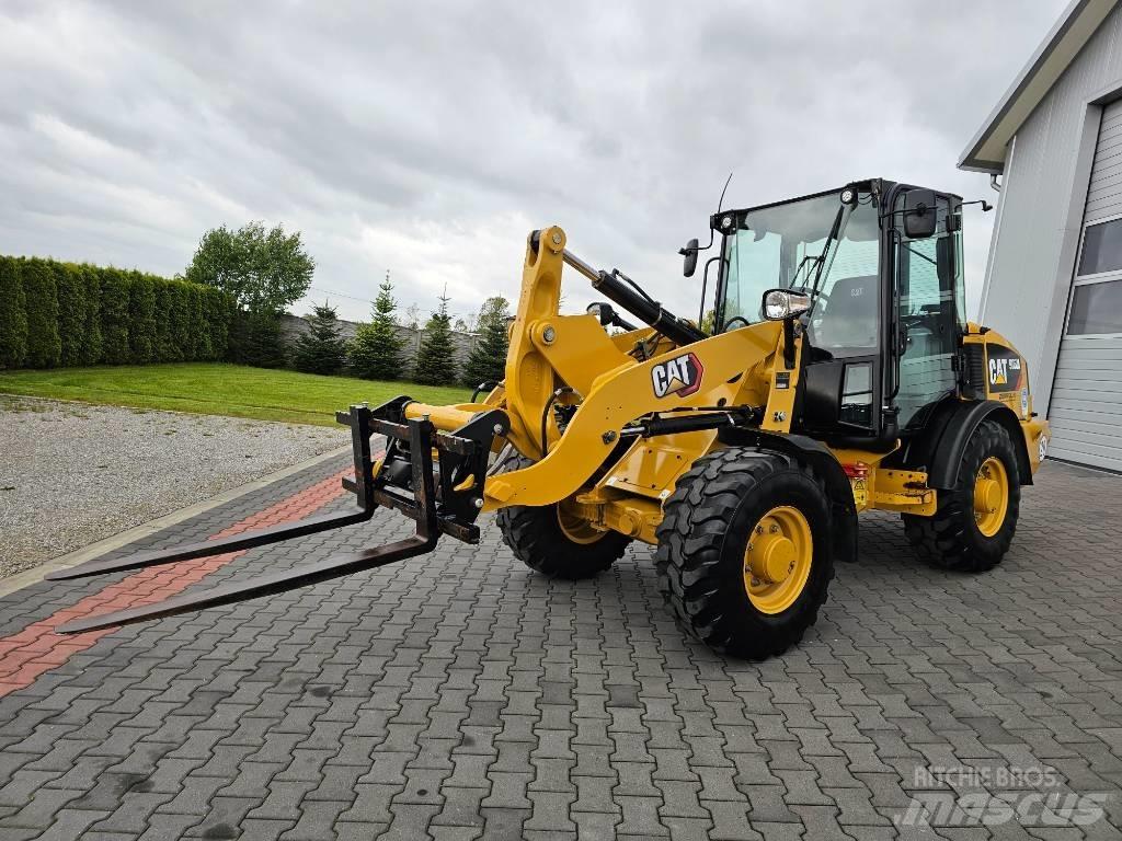 CAT 906 M Kolové nakladače
