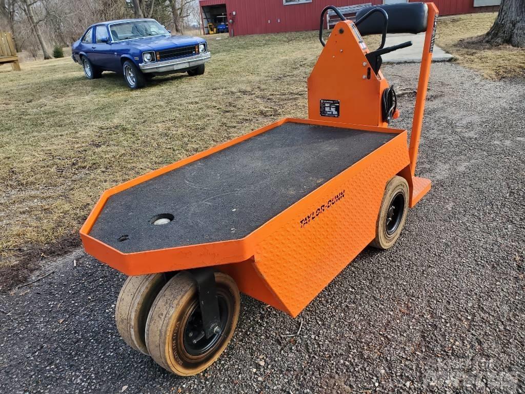 Taylor-Dunn SC100 Vlečné vozíky