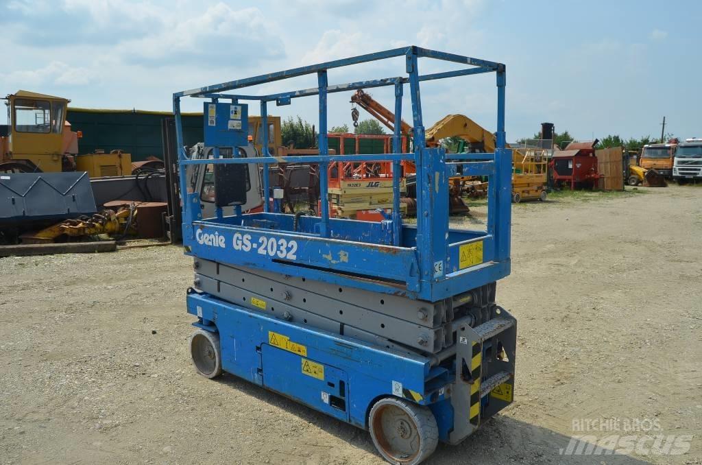 Genie GS 2032 Nůžková zvedací plošina
