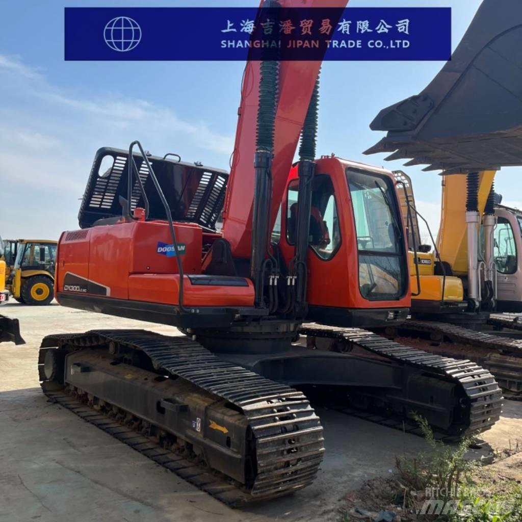 Doosan DX 300 Pásová rýpadla