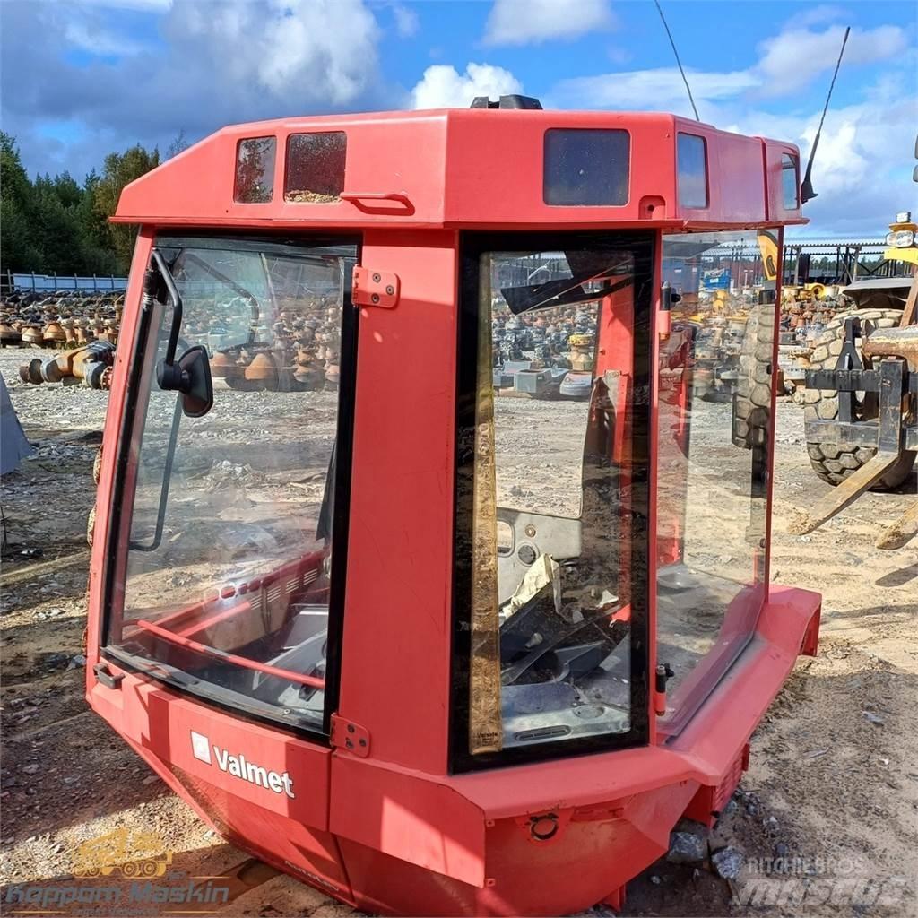 Valmet 941 Kabiny a interiér