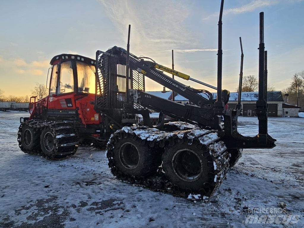 Komatsu 835 Vyvážecí traktory