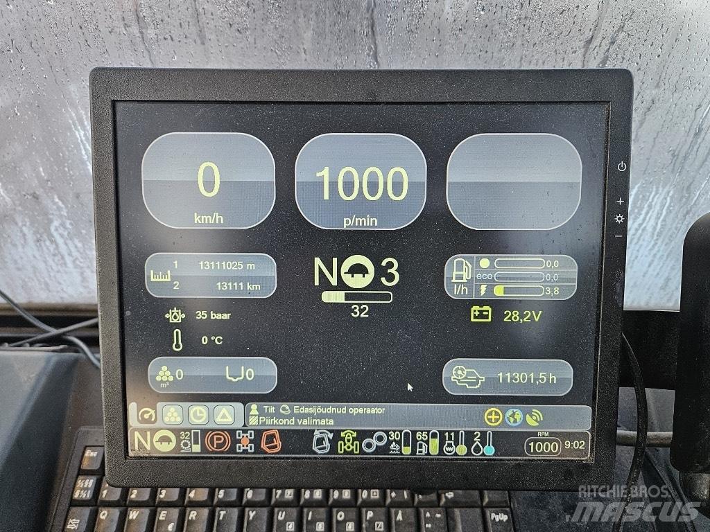 Komatsu 835 Vyvážecí traktory