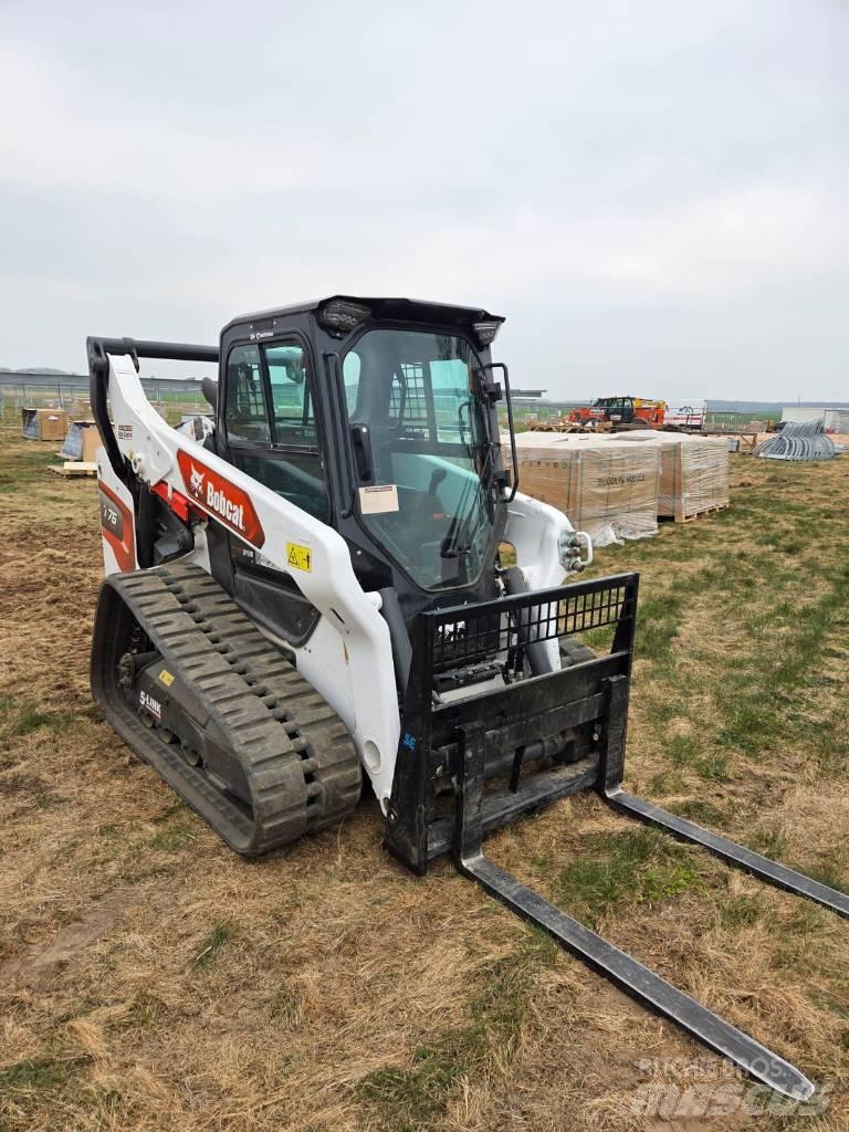 Bobcat T 76 Smykem řízené nakladače