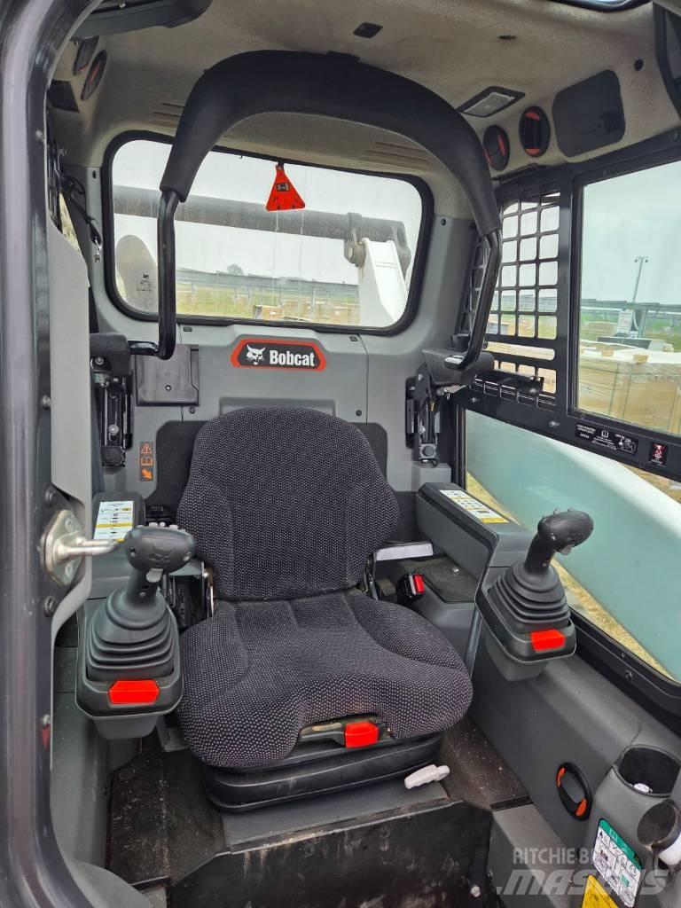 Bobcat T 76 Smykem řízené nakladače