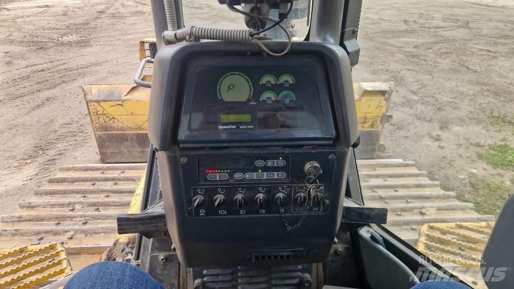 Komatsu D 61 PX-15 Pásové dozery