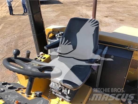 CAT CW14 Pneumatikové válce