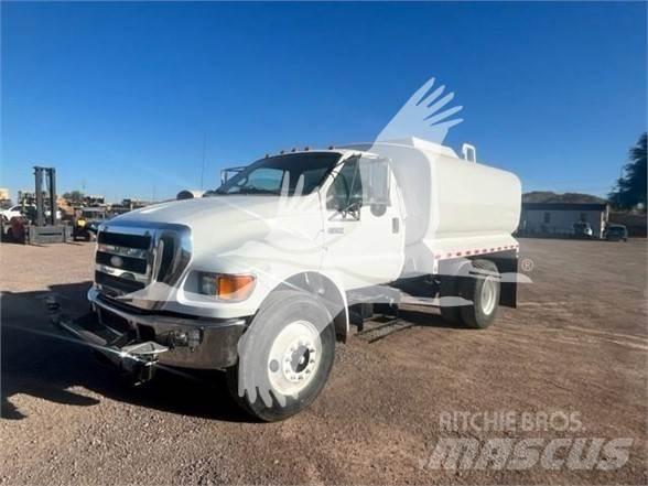Ford F750 Cisternové vozy