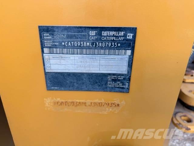 CAT 938M Kolové nakladače