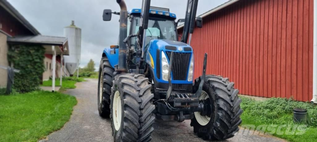 New Holland T 8040 Traktory