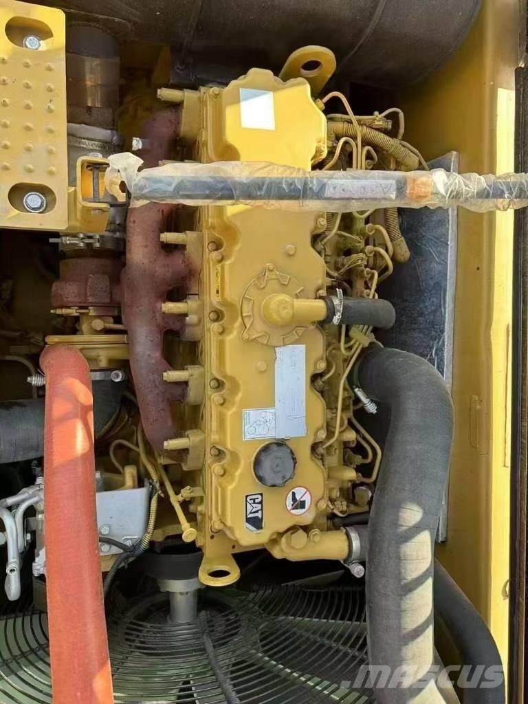 CAT 330 D2 L Pásová rýpadla