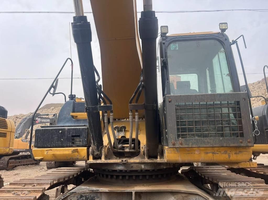 CAT 340 Pásová rýpadla