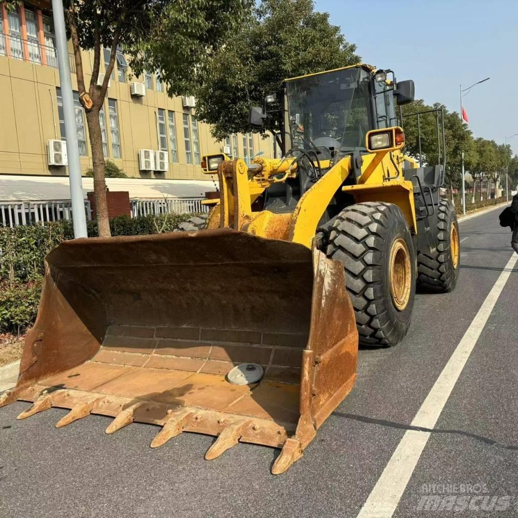 Komatsu 380-6 Kolové nakladače