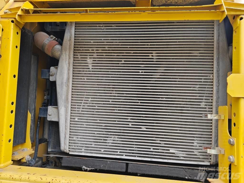 Komatsu PC 450-8 Pásová rýpadla