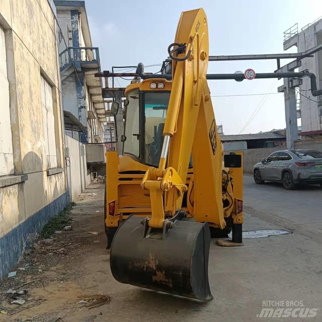 JCB 4CX Rýpadlo-nakladače