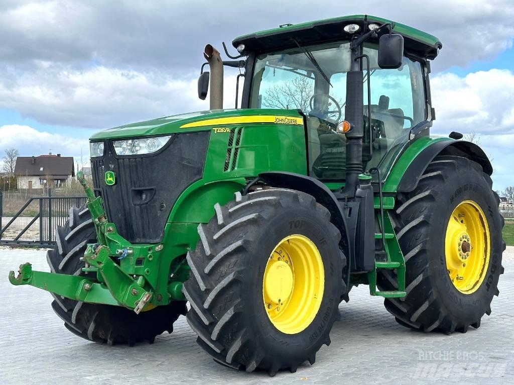 John Deere 7230 R Traktory