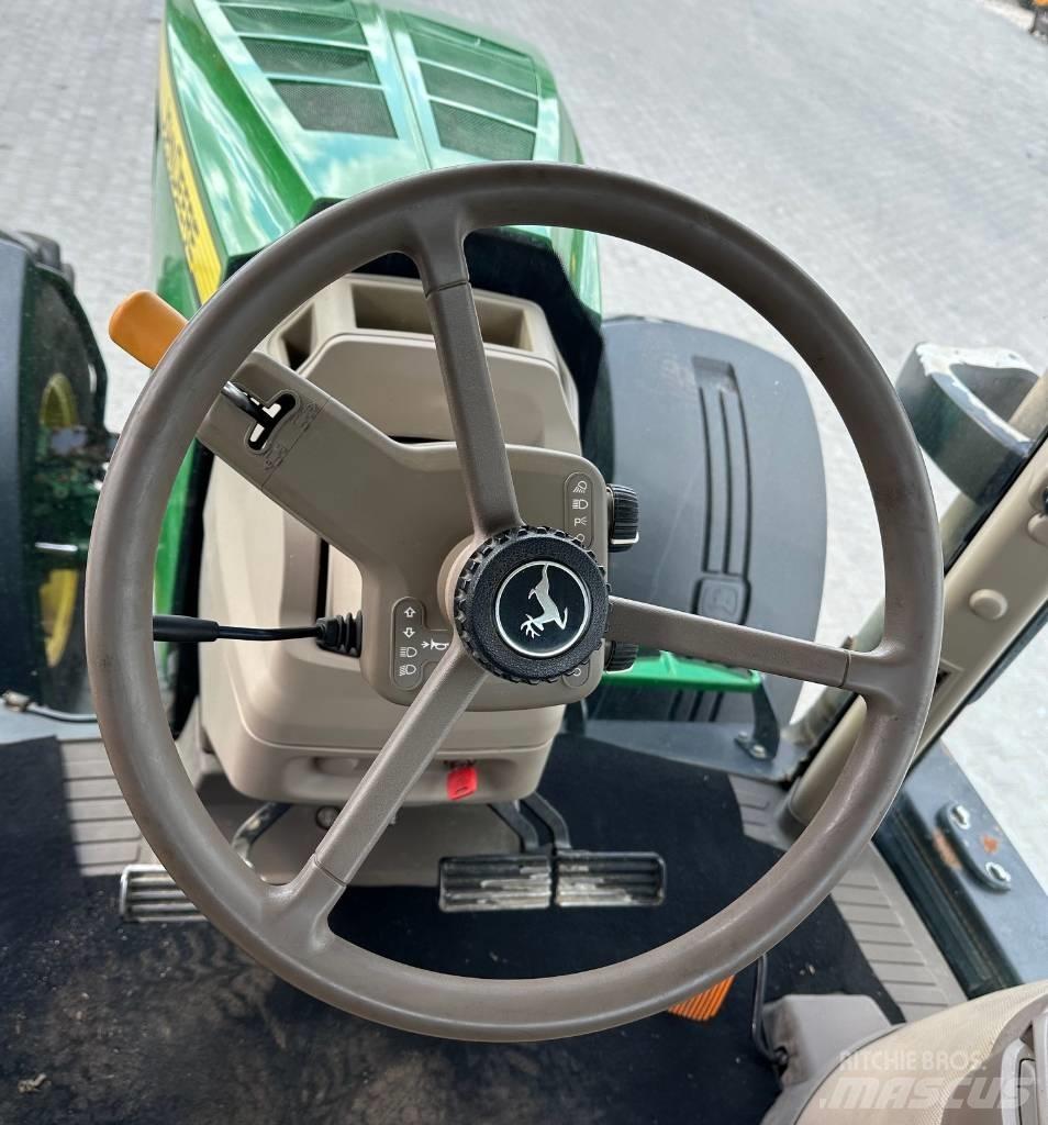 John Deere 7230 R Traktory